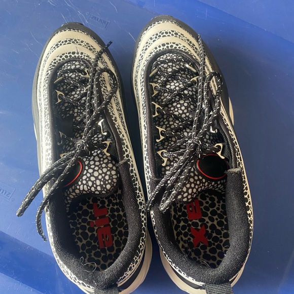 NWOT 
LIMITED EDITION SAFARI PRINT NIKES 🦓🦒😍NWOT - Picture 2 of 6